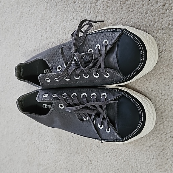 Converse Dark Gray Sneakers, Men Size  9 or Women Size 11 - Picture 3 of 8
